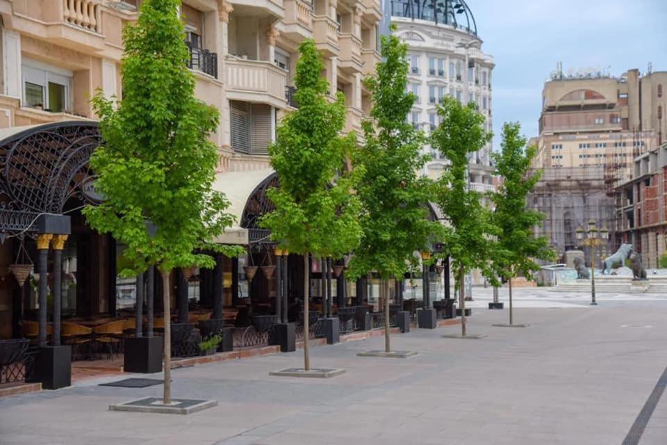 Hotel Room City Square With Great View No Parking Skopje Exteriör bild