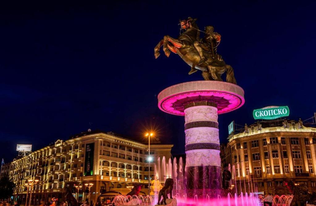 Hotel Room City Square With Great View No Parking Skopje Exteriör bild